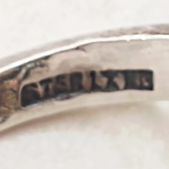 Vintage Judith Jack Oversized Pearl & Marcasite Sterling Silver Ring- Size 7 - Picture 6 of 10